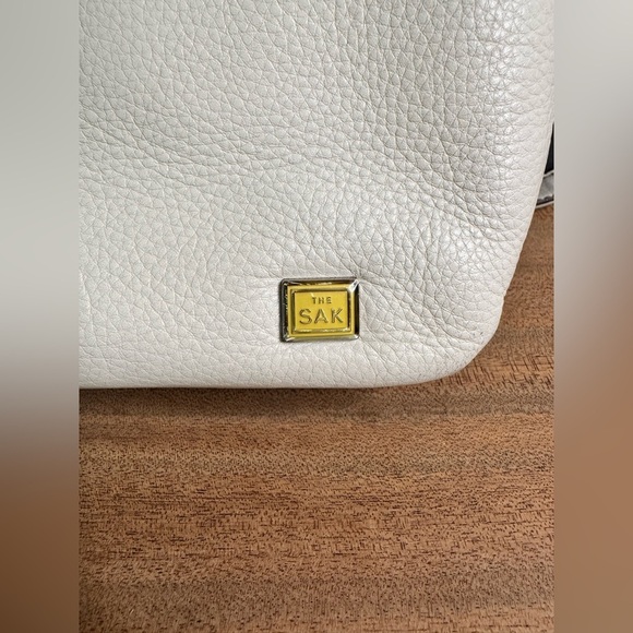 Vintage 90’s The Sak Leather Ivory Floral Lined Adjustable Strap Shoulder Bag - Picture 3 of 15